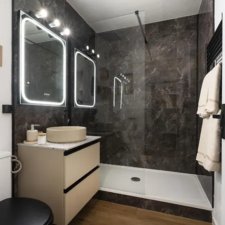 Le Charme Des Bois * אמנוויל